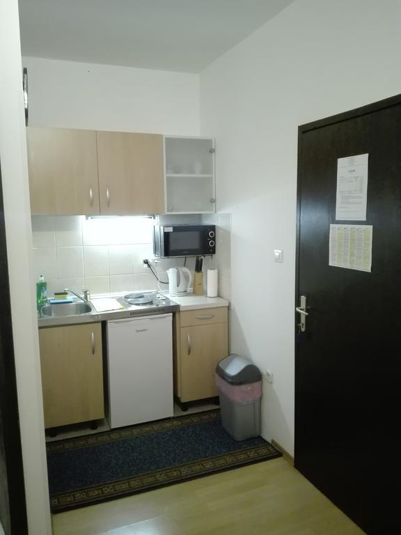 פרימוסטן Studio Apartments Ivica מראה חיצוני תמונה